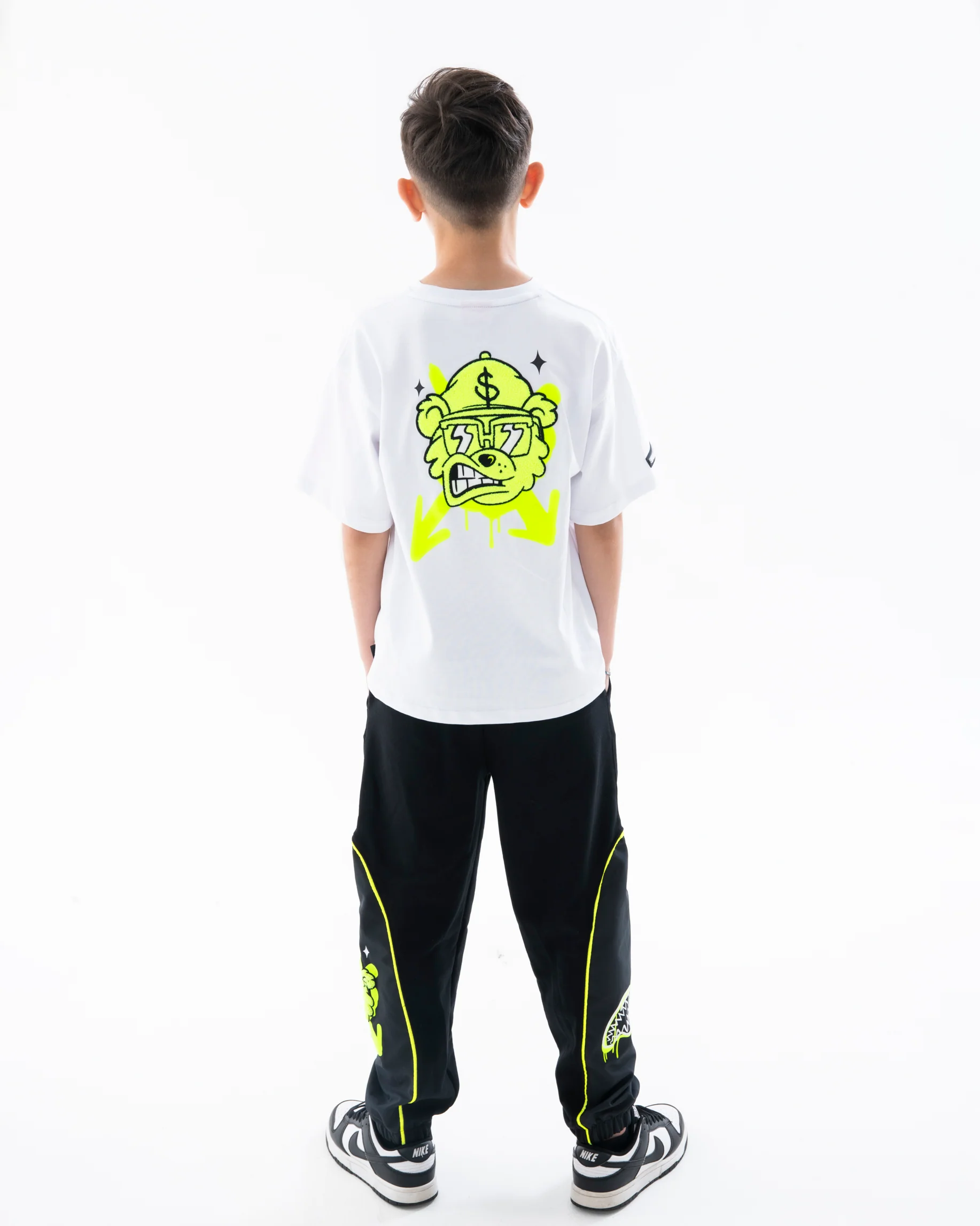 GRAFFITI BEAR OVER T-SHIRT WHT - Image 5